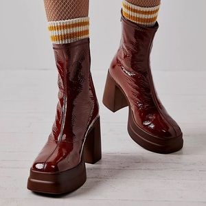 NWT Free People Double Stack Platform Ankle Boots - Pecan Patent Leather.